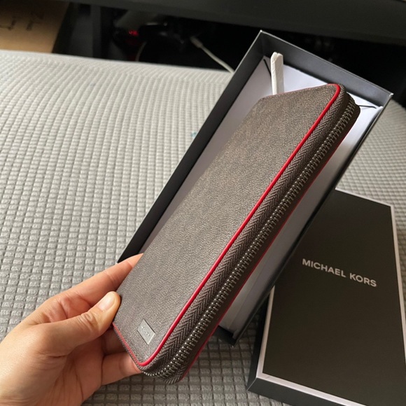 Michael Kors Jet Set Mens Brown/Ren Monogram Tech Zip Around Long Wallet - Picture 3 of 5